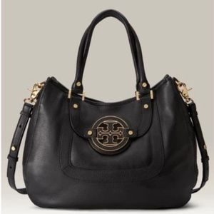 Tory Burch Amanda Hobo! Excellent condition!